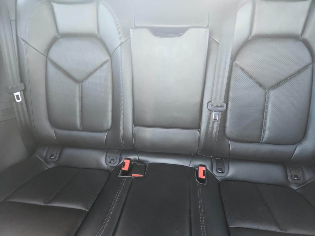 Porsche Macan Image 13