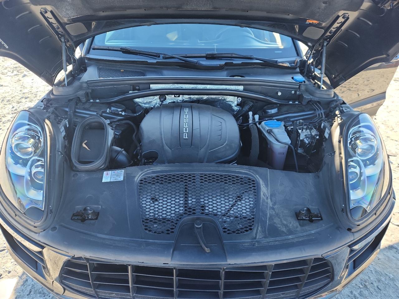 Porsche Macan Image 2