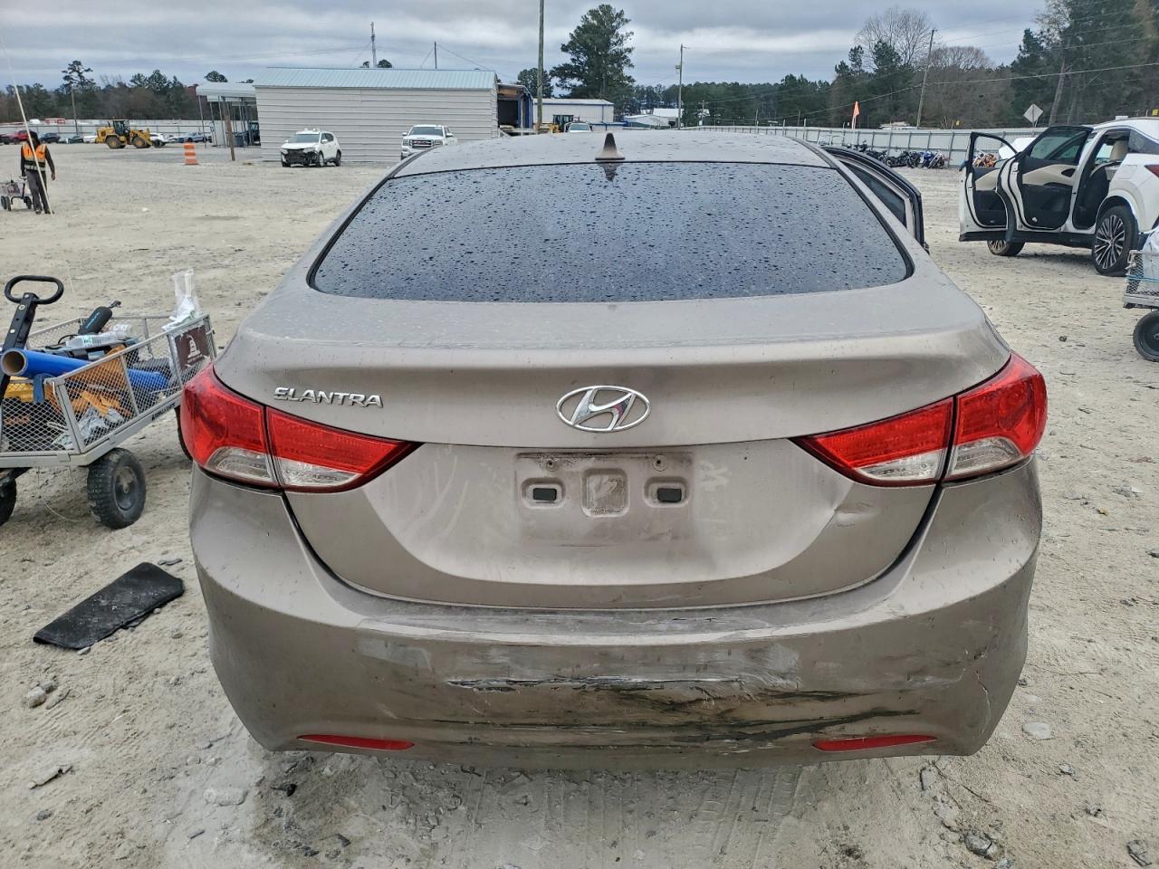 Hyundai ELANTRA Gls Image 3