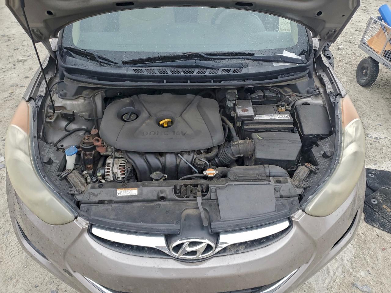 Hyundai ELANTRA Gls Image 10
