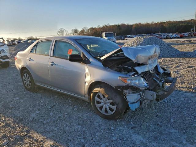 Toyota Corolla Base Image 9