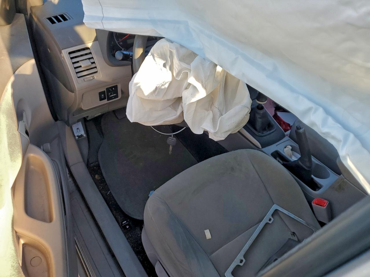 Toyota Corolla Base Image 2