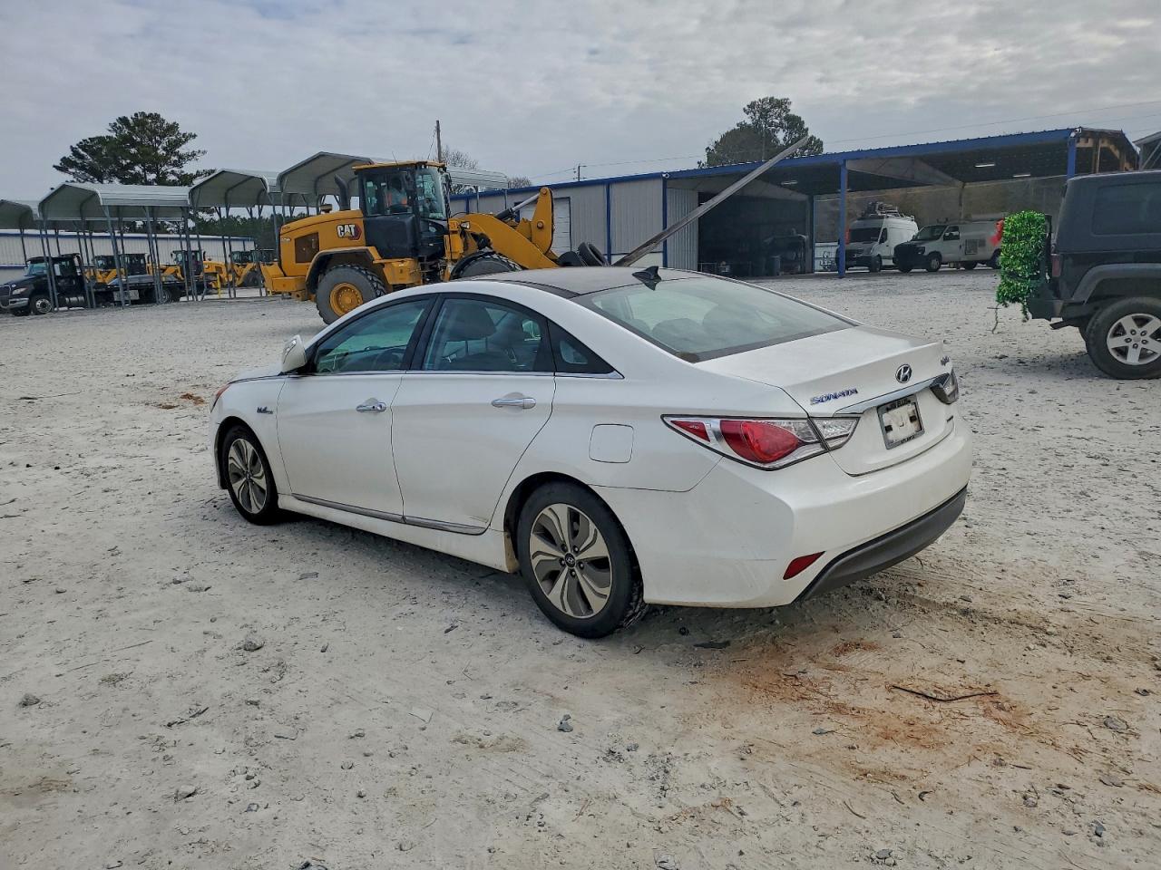 Hyundai SONATA Hybrid Image 2