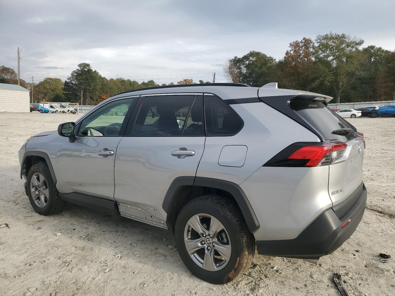 Toyota RAV4 Le Image 3