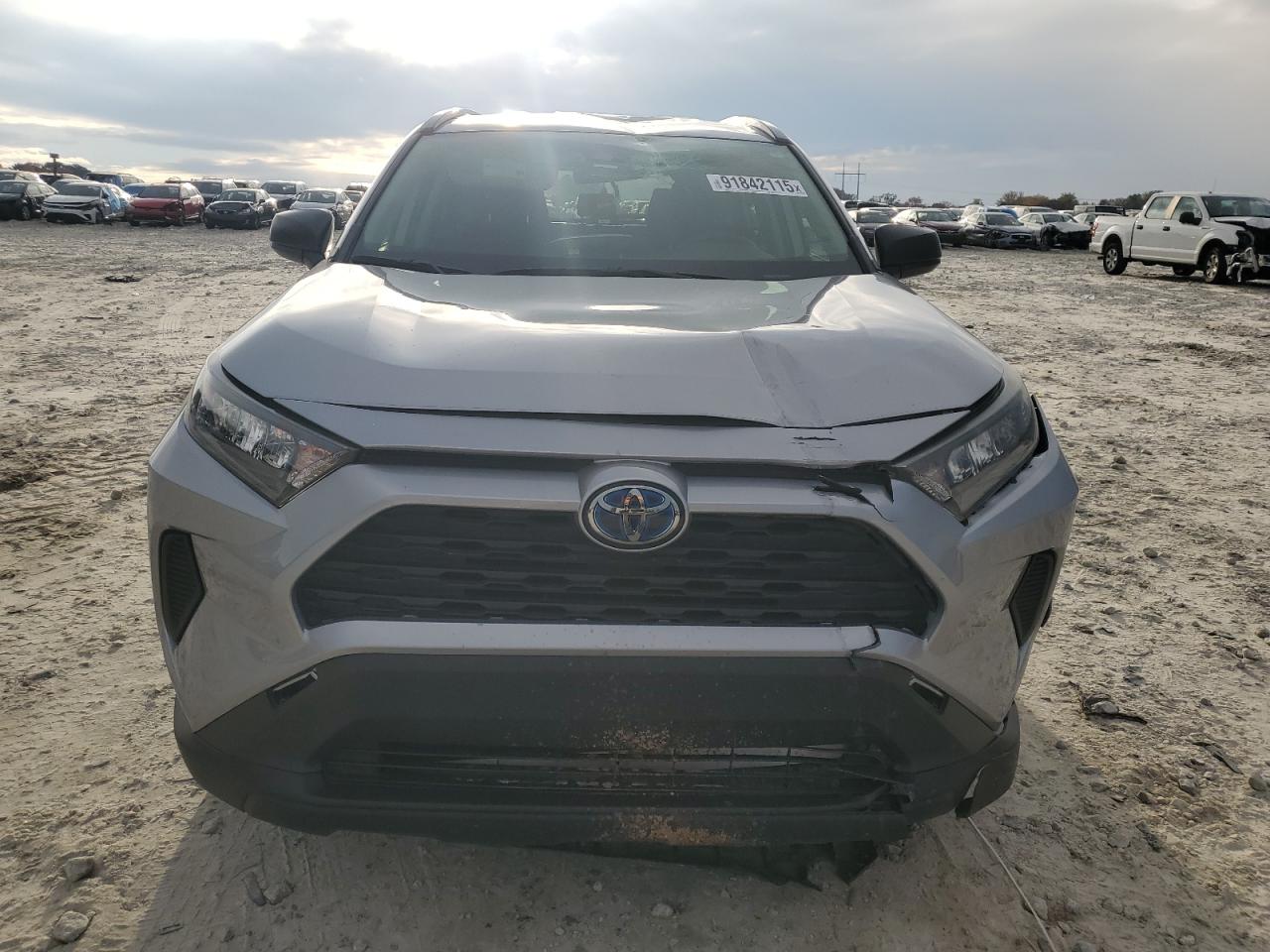 Toyota RAV4 Le Image 5