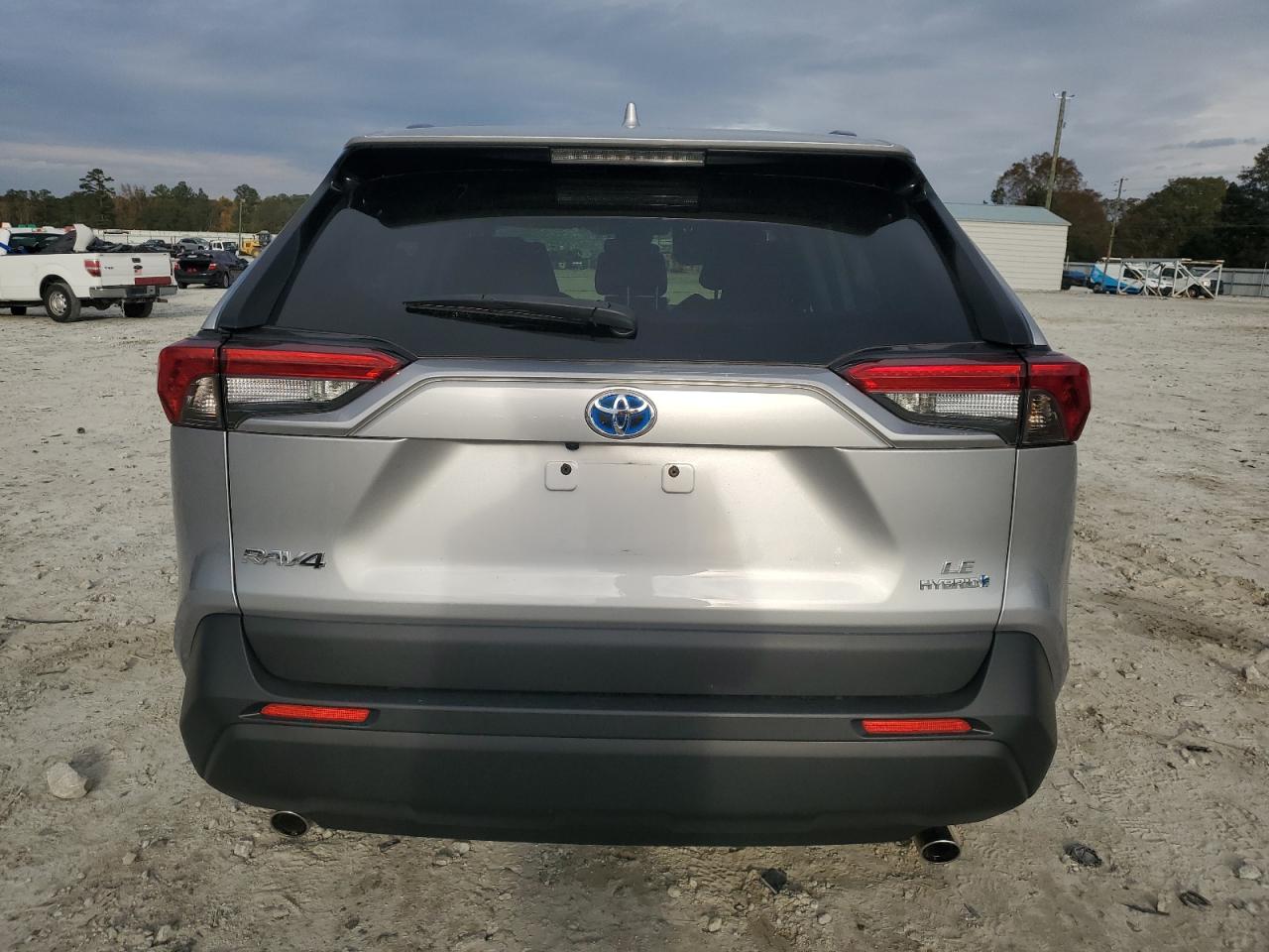 Toyota RAV4 Le Image 12