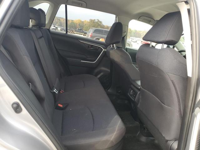 Toyota RAV4 Le Image 2