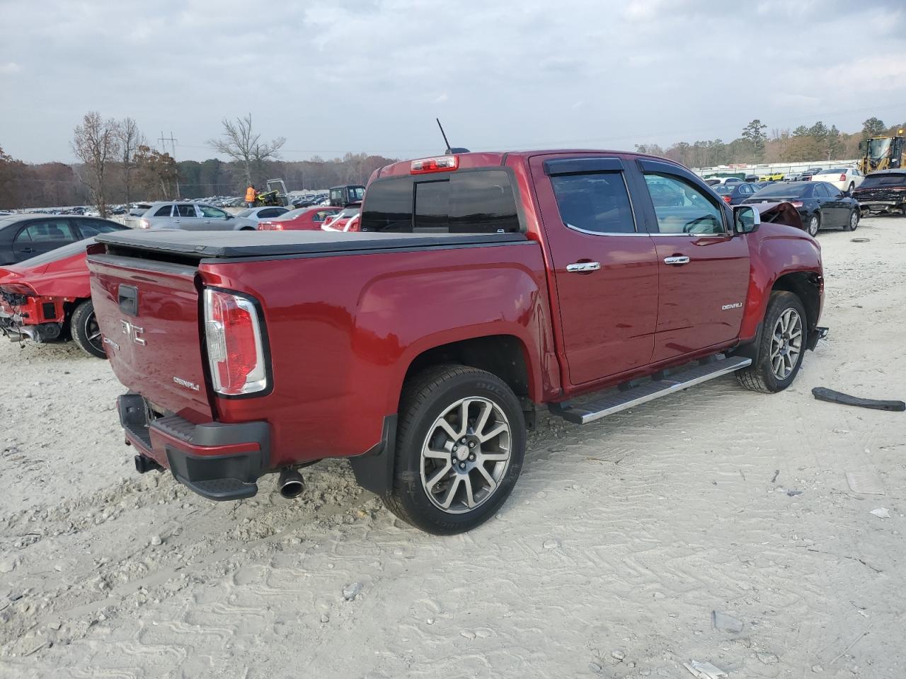 GMC Canyon Denali Image 10