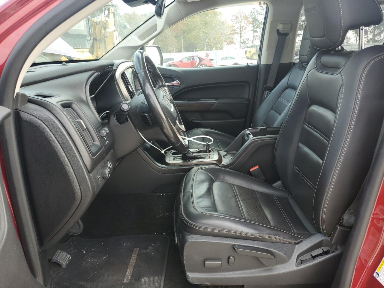 GMC Canyon Denali Image 11