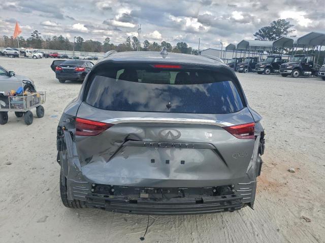 INFINITI Qx Essential Image 7