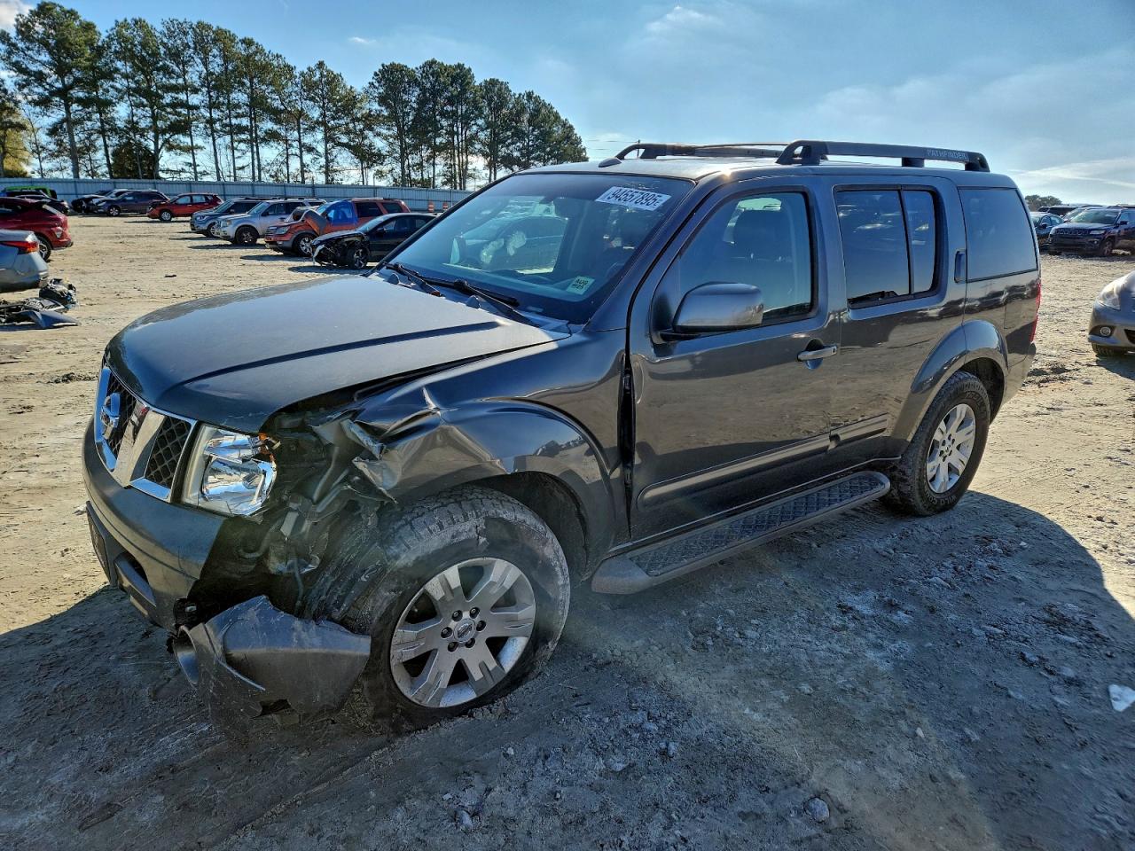 Nissan Pathfinder Le Image 1