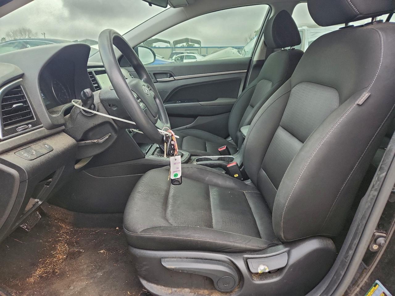 Hyundai ELANTRA Sel Image 12