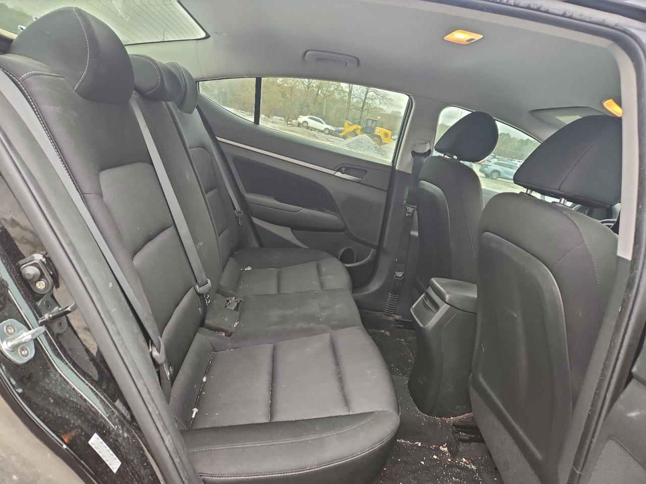 Hyundai ELANTRA Sel Image 2