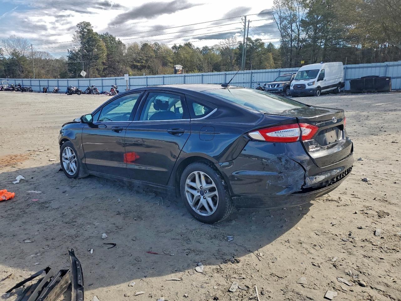 Ford Fusion Se Image 4