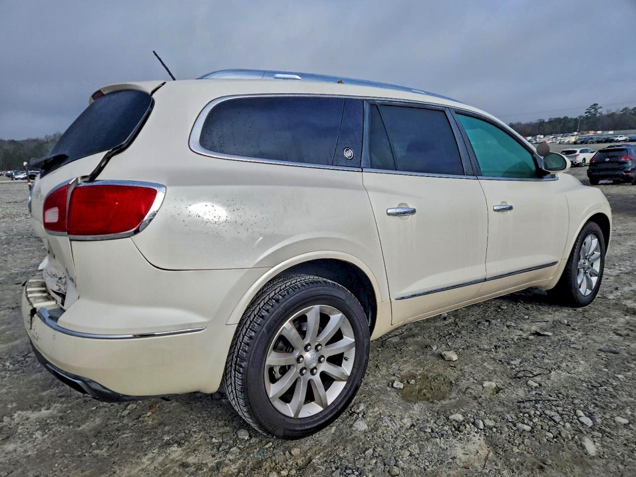 Buick Enclave Image 2