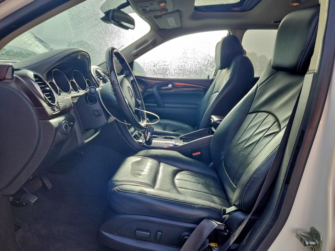 Buick Enclave Image 12