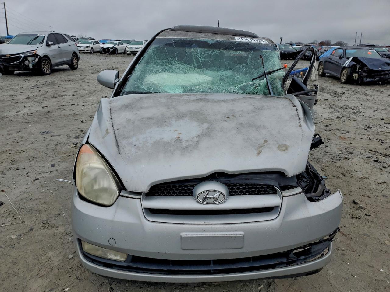 Hyundai ACCENT Se Image 7