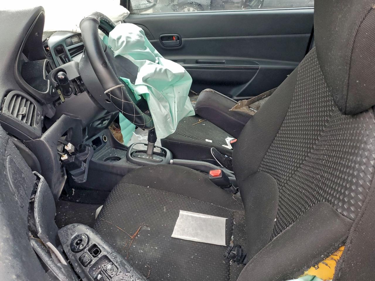 Hyundai ACCENT Se Image 2