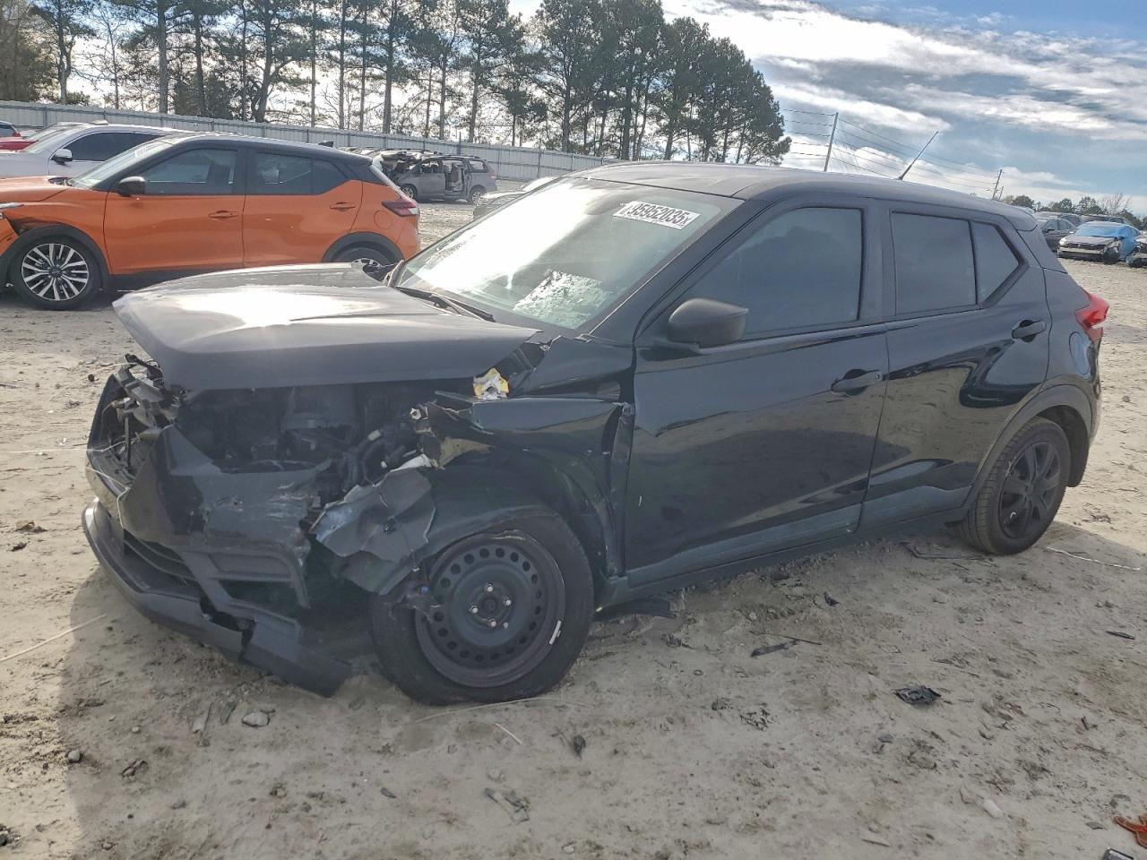 Nissan Kicks S Image 1