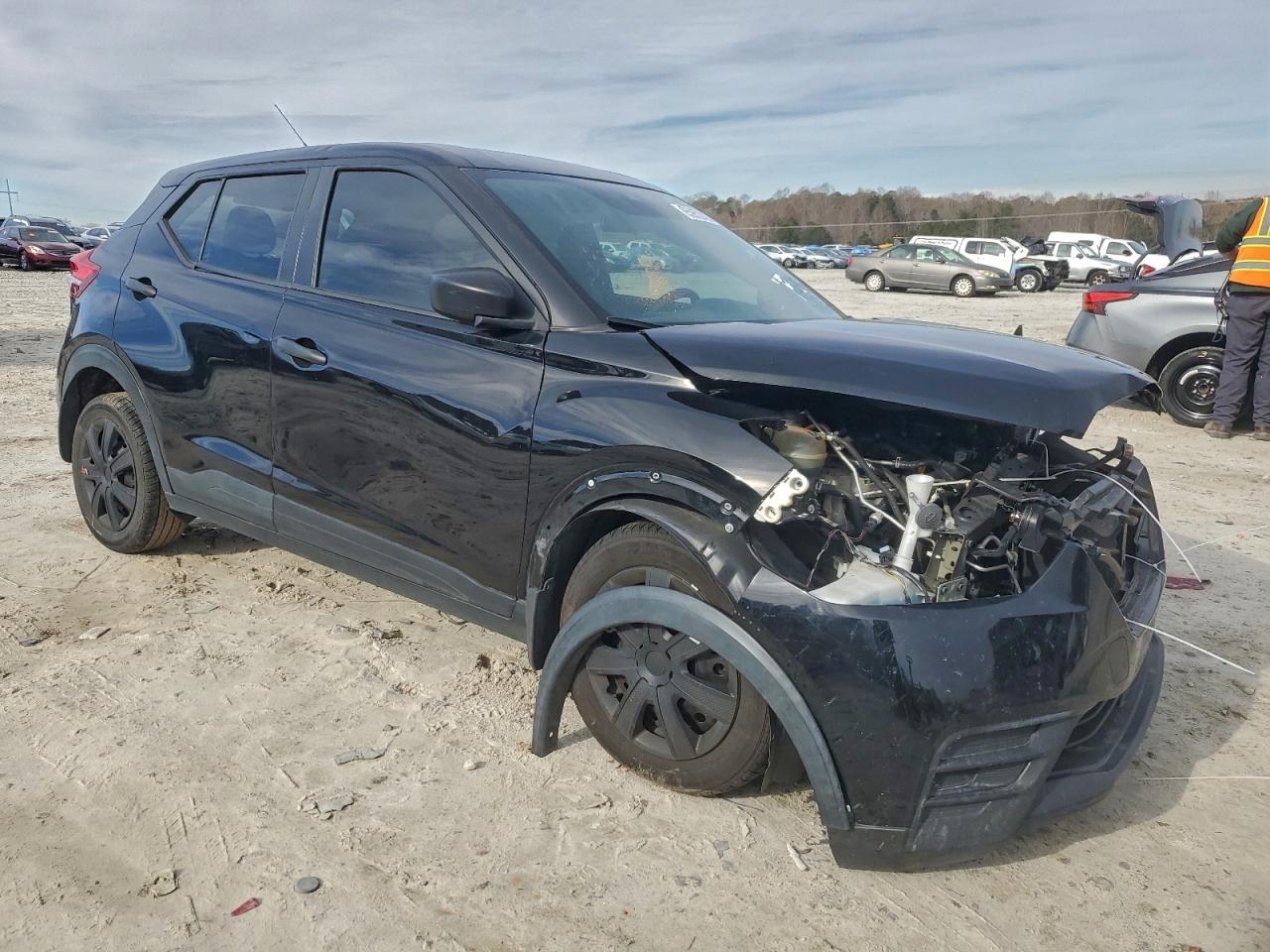 Nissan Kicks S Image 12