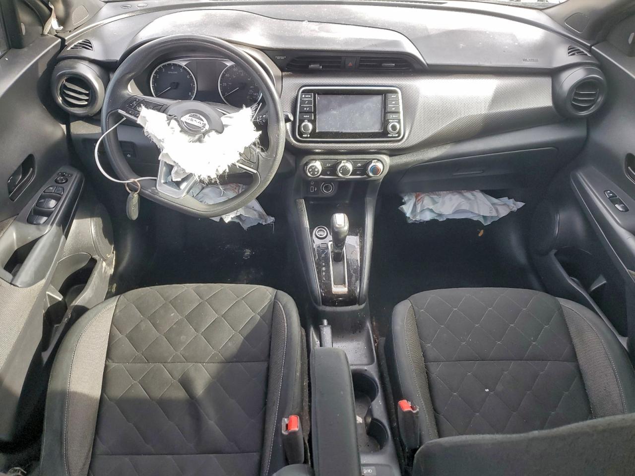 Nissan Kicks S Image 4