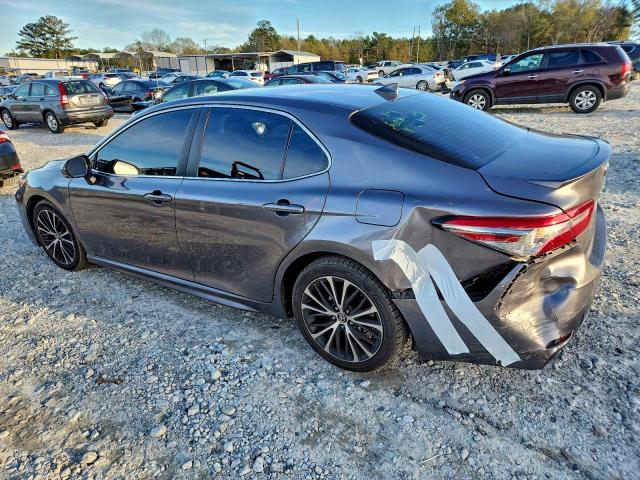 Toyota Camry L Image 3