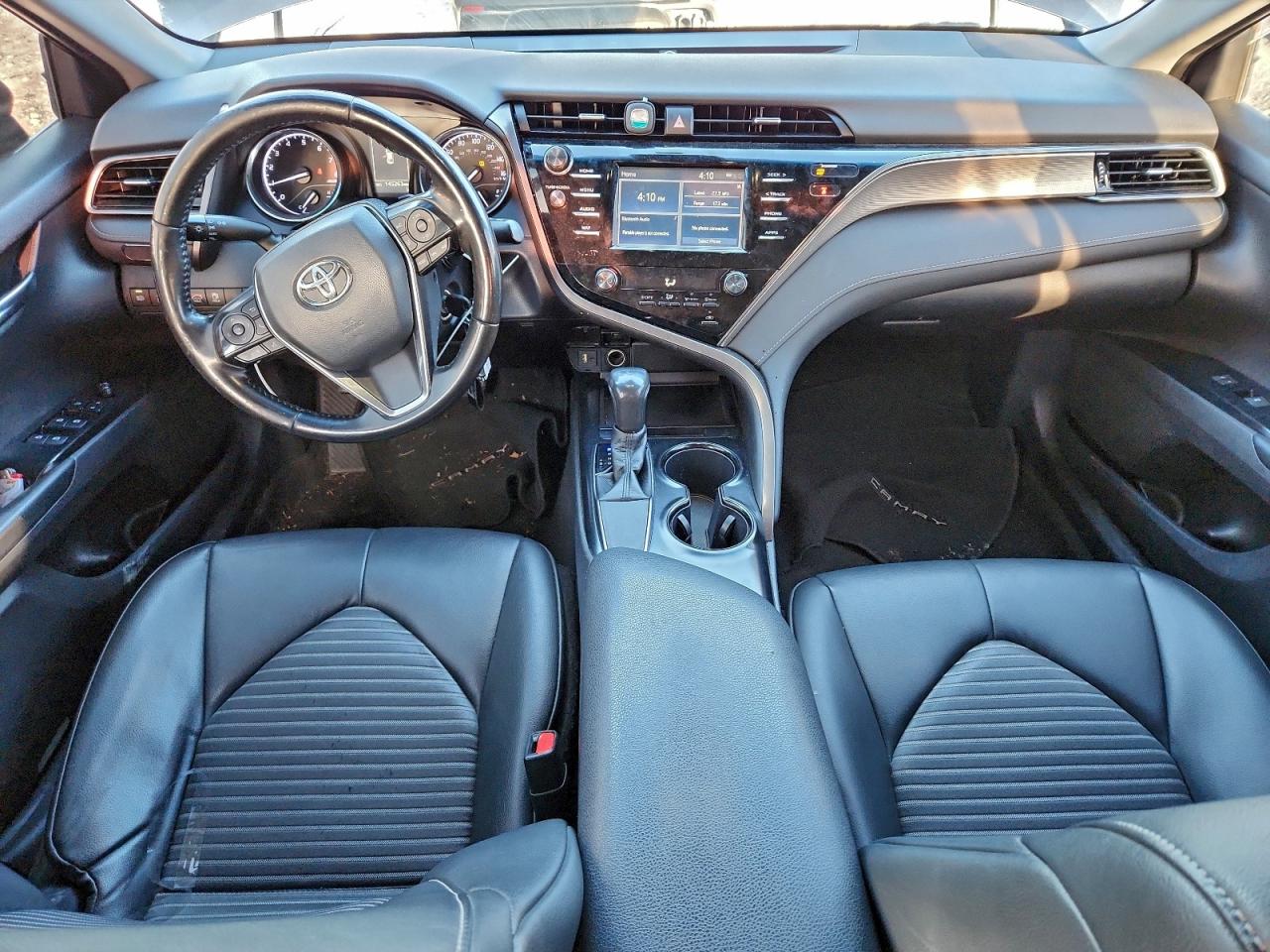 Toyota Camry L Image 6