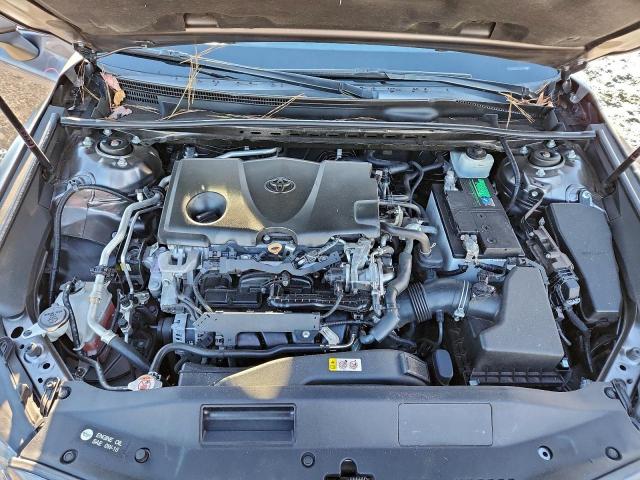 Toyota Camry L Image 9