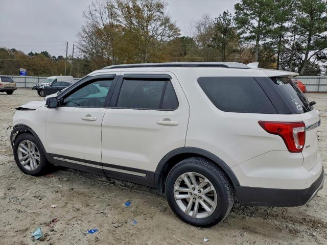 Ford Explorer Xlt Image 11