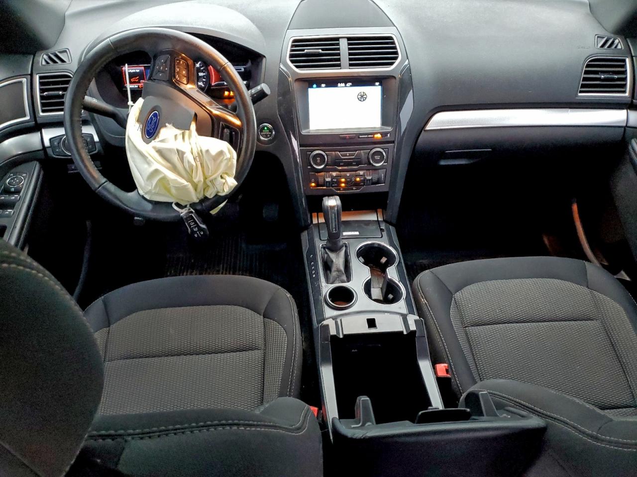 Ford Explorer Xlt Image 3