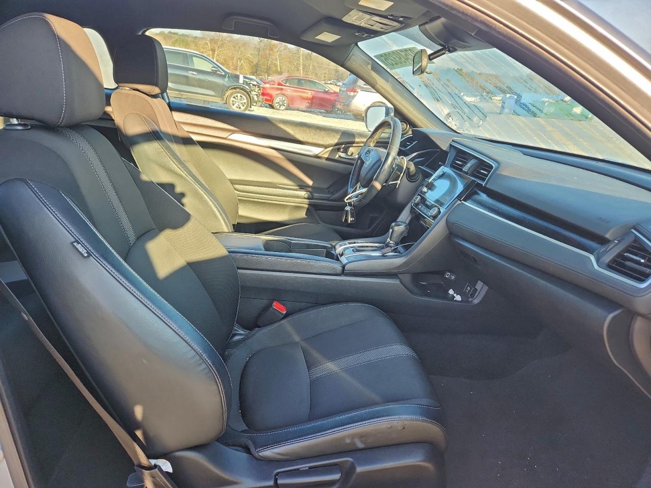 Honda Civic Sport Image 9