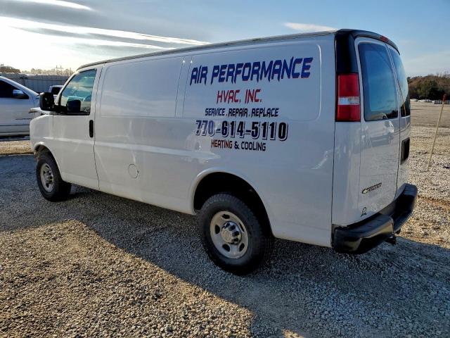 Chevrolet Express Image 9