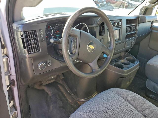 Chevrolet Express Image 6