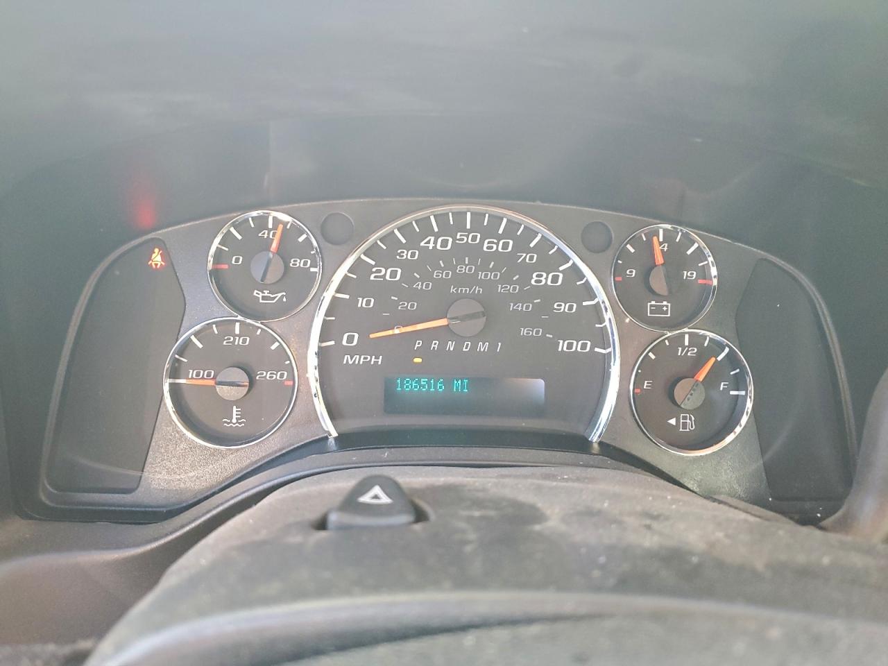 Chevrolet Express Image 3