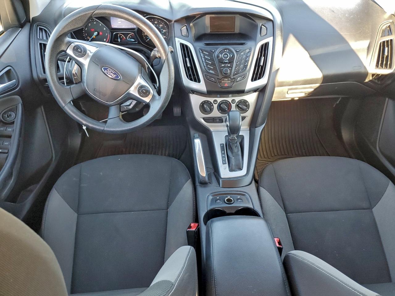 Ford Focus Se Image 11