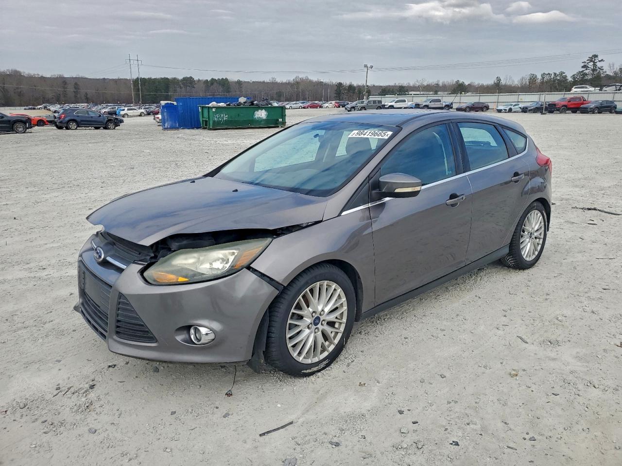 Ford Focus Titanium Image 1
