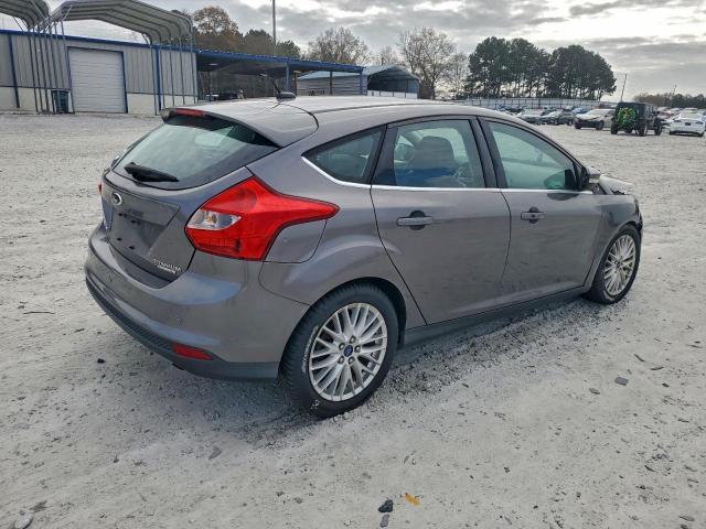 Ford Focus Titanium Image 10