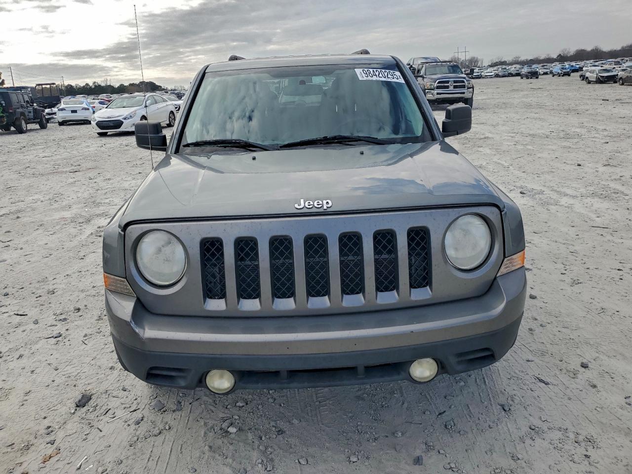 Jeep Patriot Sport Image 12