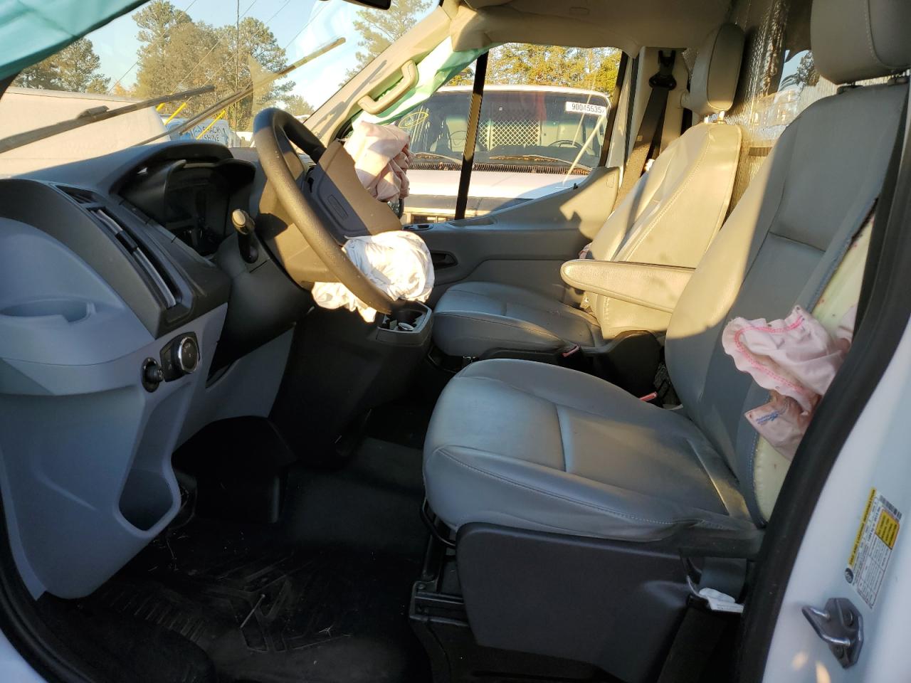 Ford Transit T-150 Image 12
