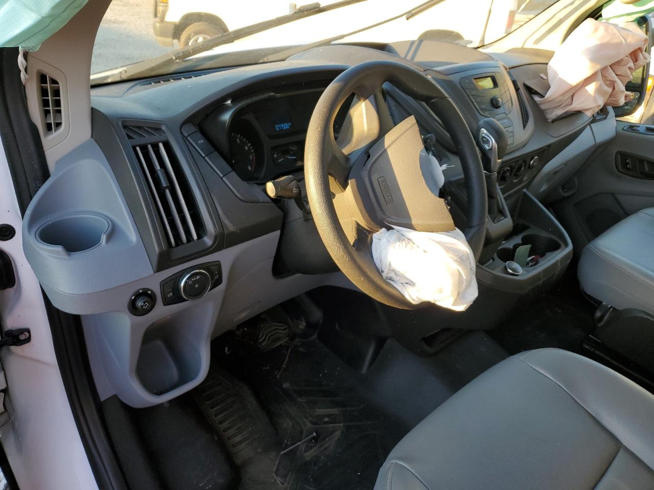 Ford Transit T-150 Image 7