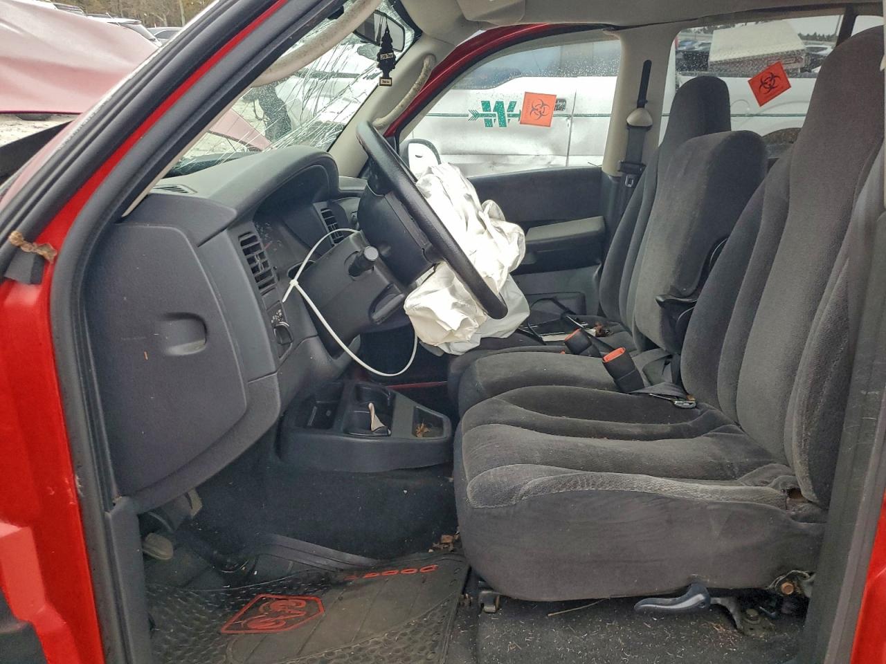 Dodge Dakota Quad Sport Image 2