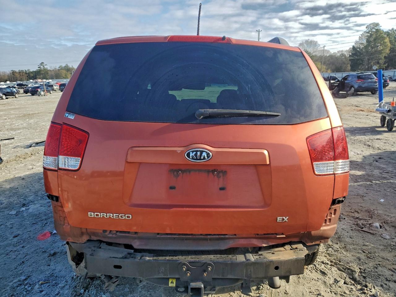 Kia Borrego Lx Image 3