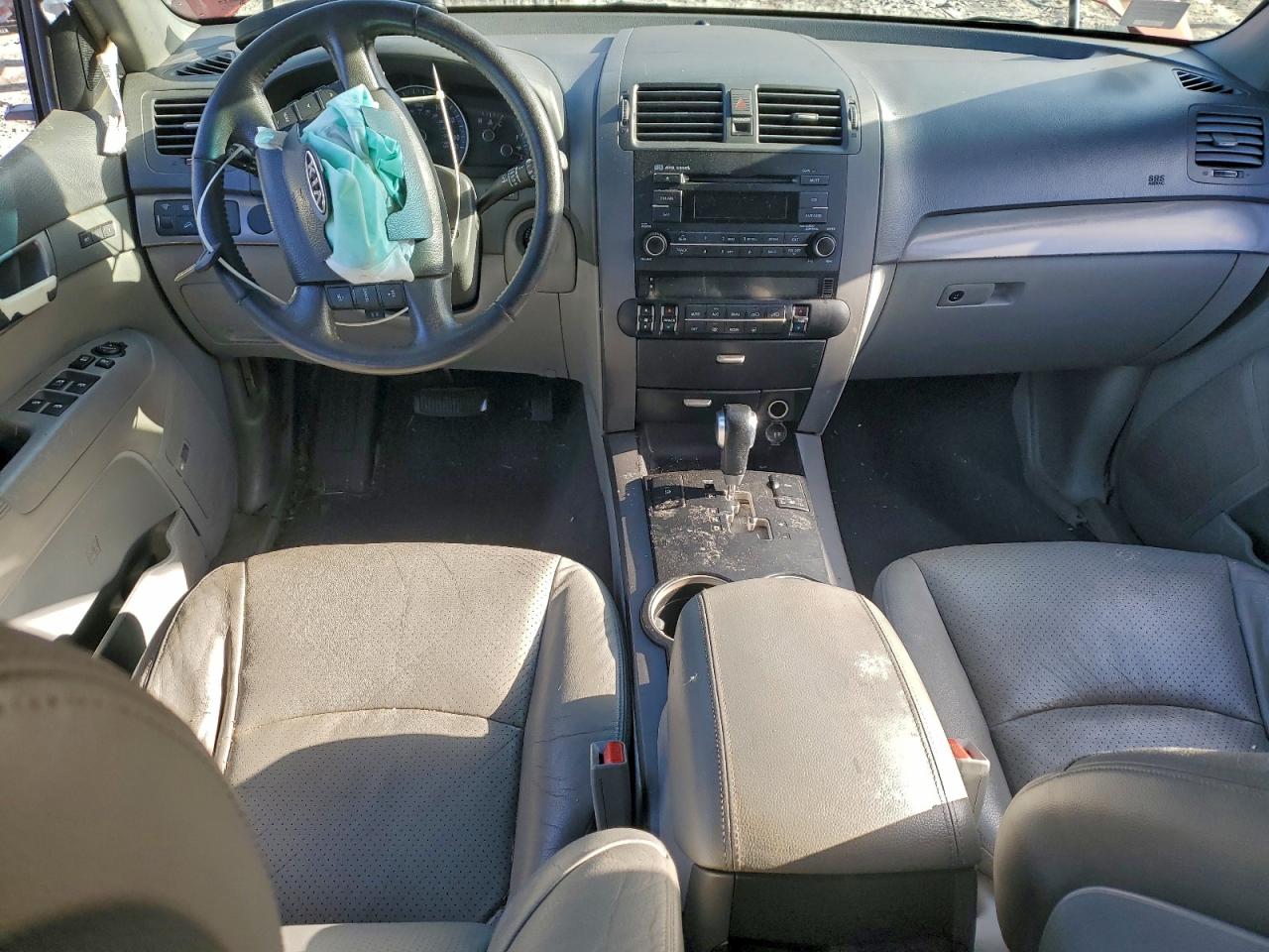 Kia Borrego Lx Image 2