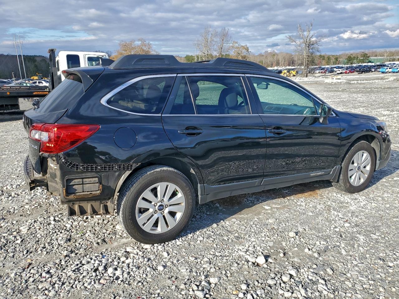 Subaru Outback 2.5i Premium Image 3