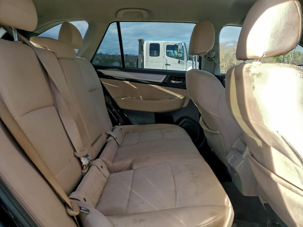 Subaru Outback 2.5i Premium Image 8