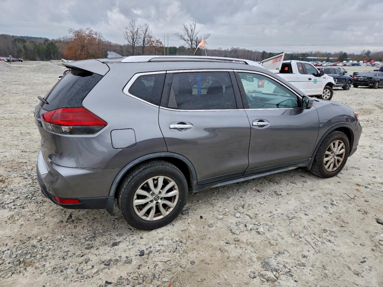 Nissan Rogue S Image 2