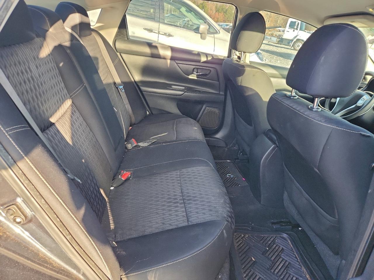 Nissan Altima 2.5 Image 6