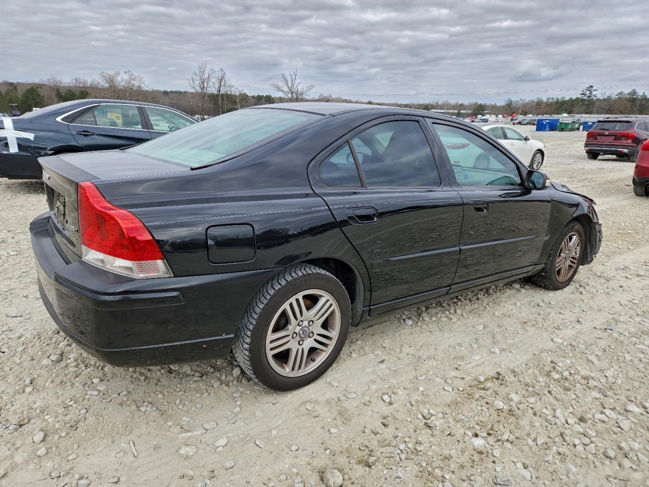 Volvo S60 2.5t Image 2