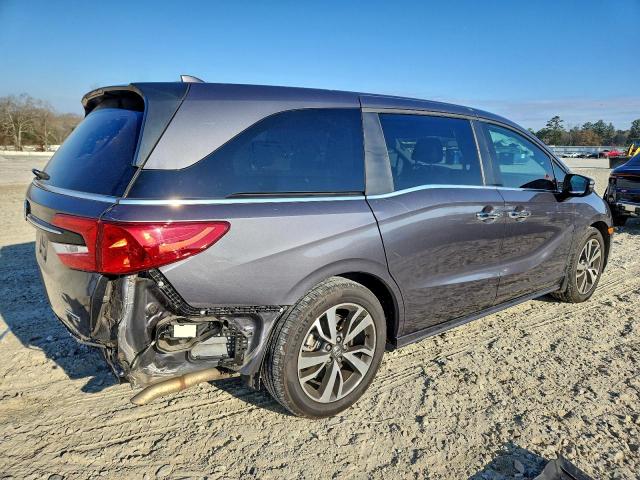 Honda Odyssey Touring Image 5
