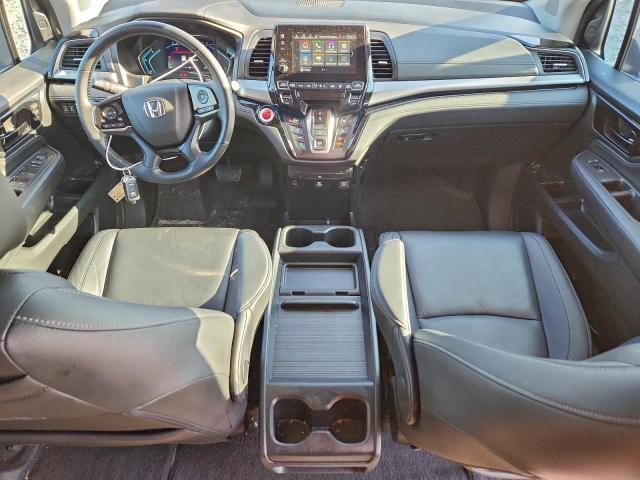 Honda Odyssey Touring Image 3